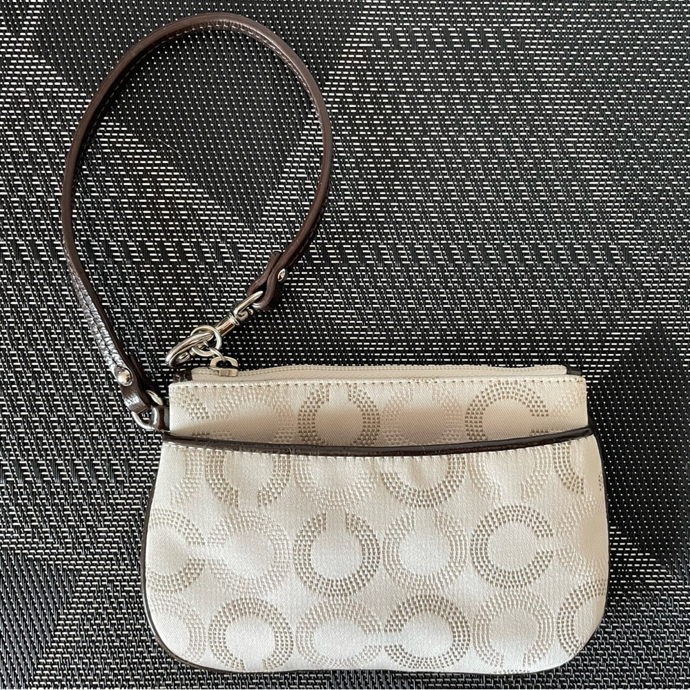 Authentic Coach Tan Cream Fabric Monogram Clutch Wristlet Purse Wallet